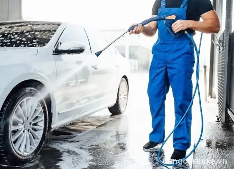 7 Lỗi Rửa Xe Phổ Biến Nhất & Bí Quyết Tránh Để Xe Luôn Sáng Bóng