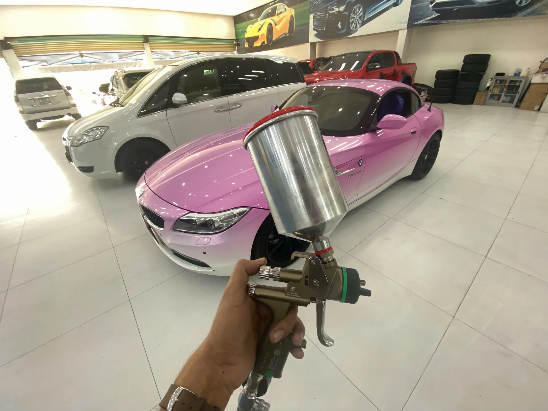 Phun sơn đổi màu xe